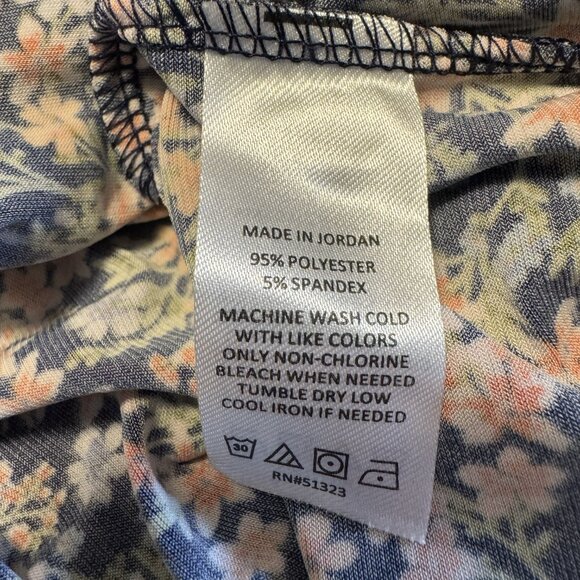 NWT Vince Camuto 3/4 Length Sleeve Navy Floral Top - Picture 3 of 7